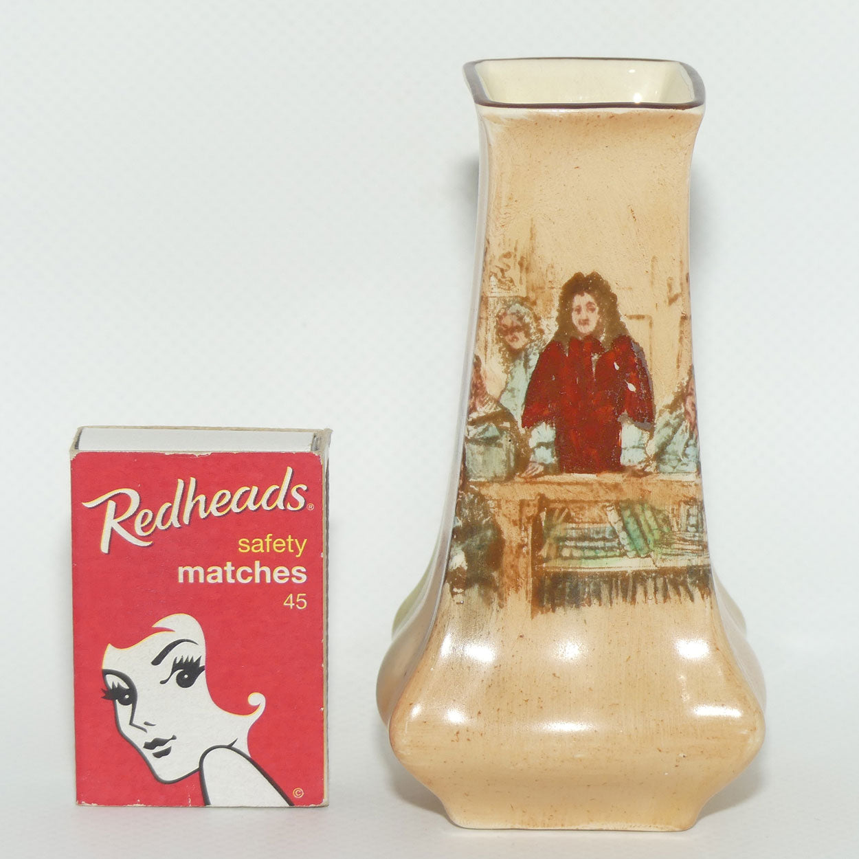 Royal Doulton Sir Roger De Coverley miniature vase D5814 | Roger as Magistrate