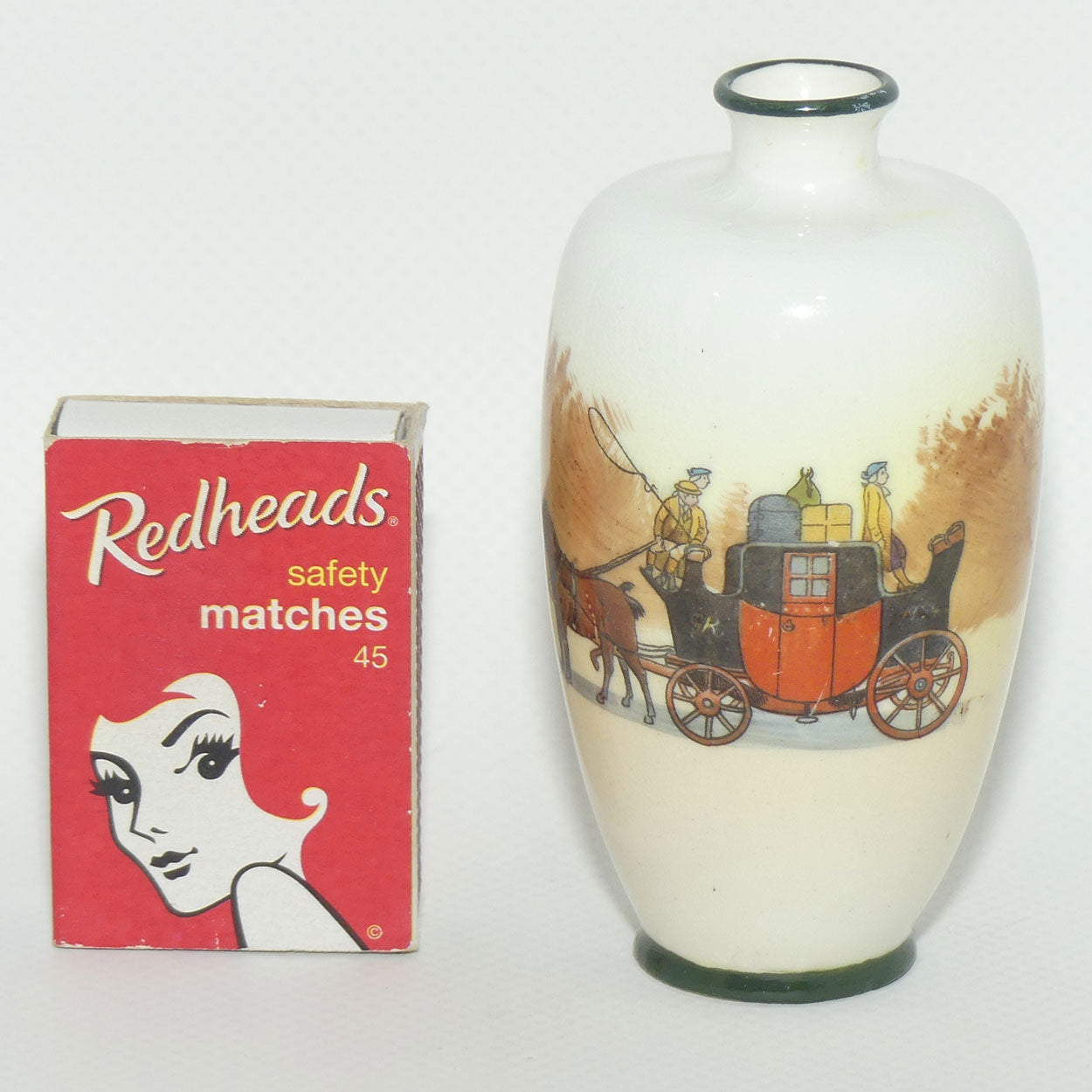Royal Doulton Coaching Days miniature vase E3804 | Narrow Neck