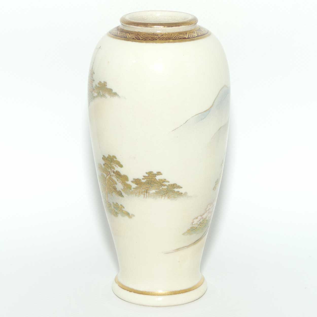 Satsuma vase depicting Mountain scene | late Meiji | Taisho period