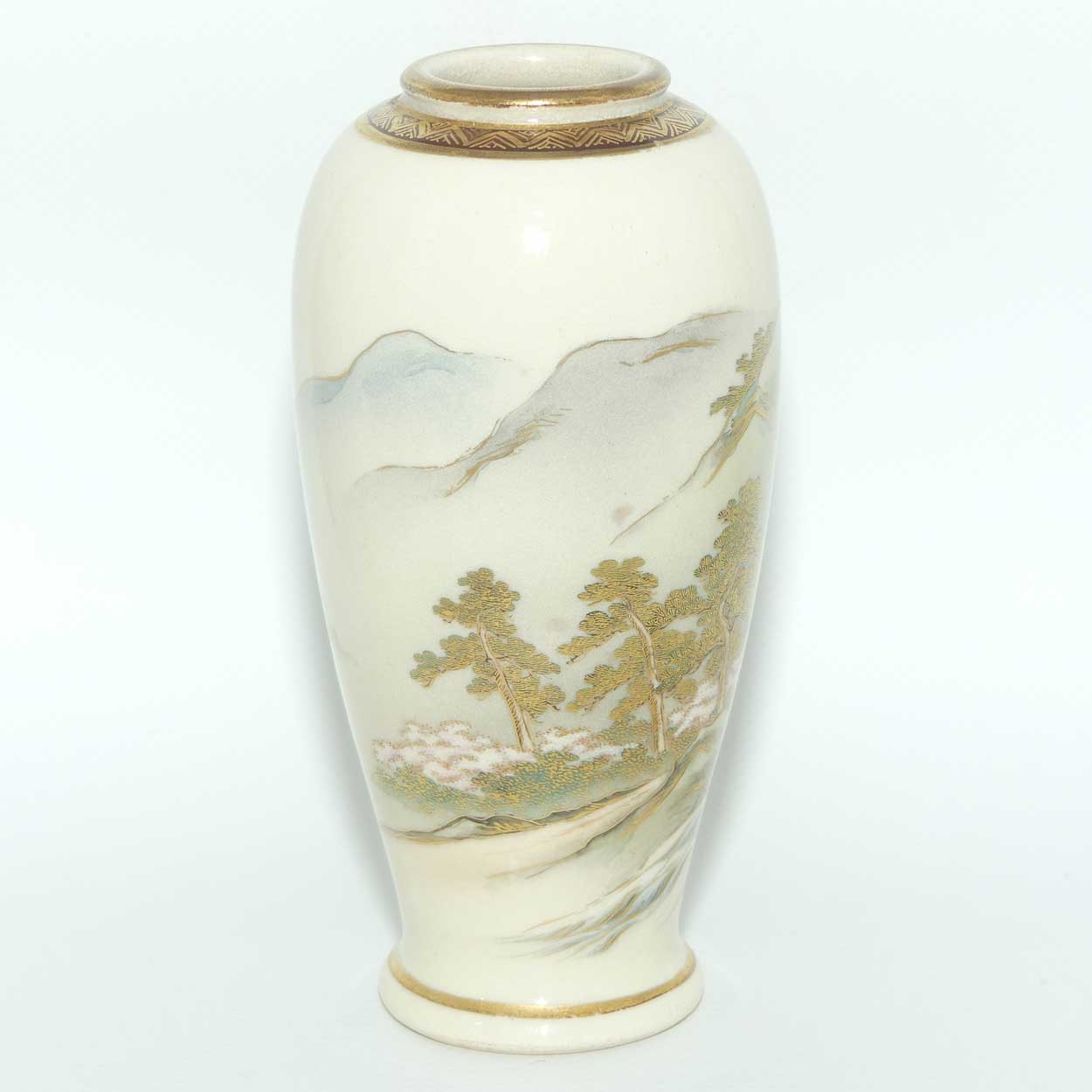 Satsuma vase depicting Mountain scene | late Meiji | Taisho period