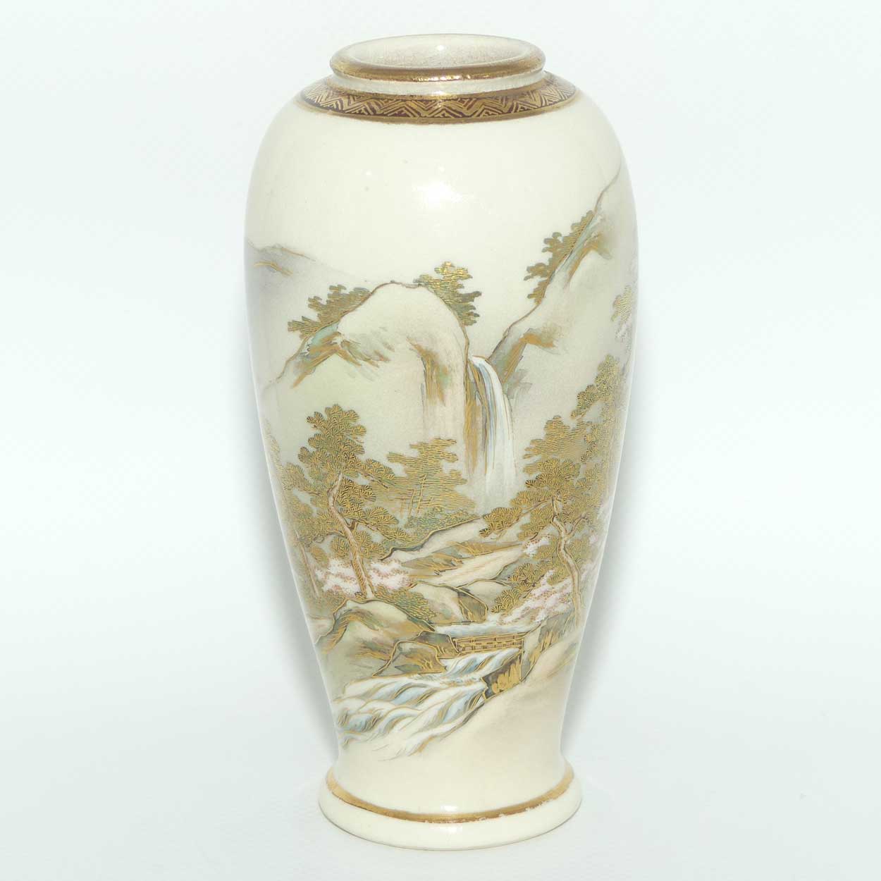 Satsuma vase depicting Mountain scene | late Meiji | Taisho period