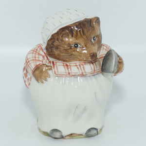 Beswick Beatrix Potter Mrs Tiggywinkle | BP2a Gold Oval