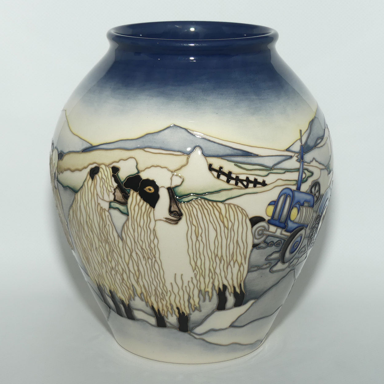 Moorcroft Mug Tups 3/8 vase | LE 9/20