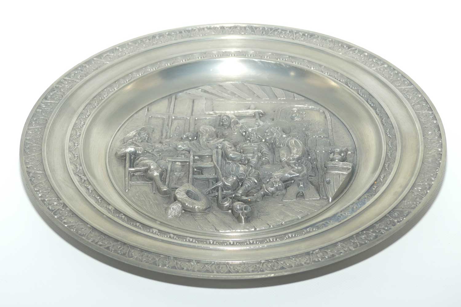 Etain Zinn Pewter wall plate | 3 Musketeers in Tavern scene | 24cm