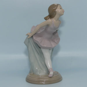 Nao by Lladro figure My Recital #1151