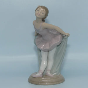 Nao by Lladro figure My Recital #1151