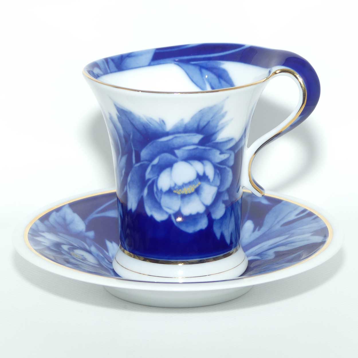 Naremoa Studio Korea Blue Lotus cup and saucer