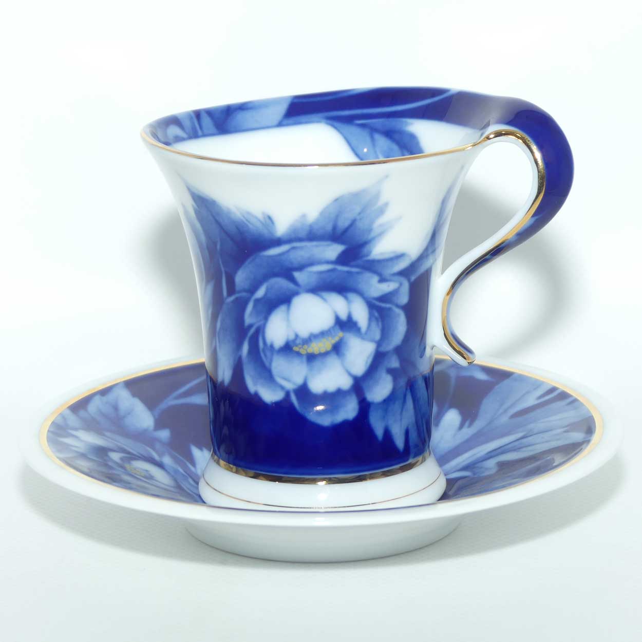 Naremoa Studio Korea Blue Lotus cup and saucer
