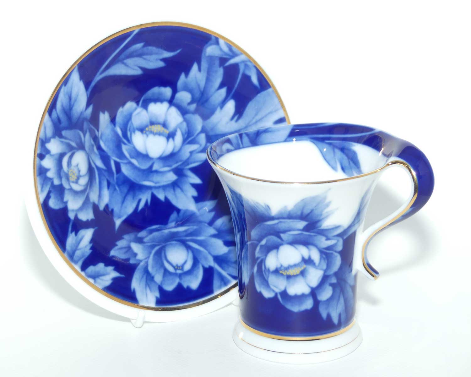 Naremoa Studio Korea Blue Lotus cup and saucer