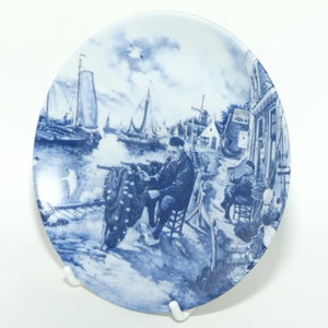 Delft Blauw Holland miniature plate | Fisherman mending Nets