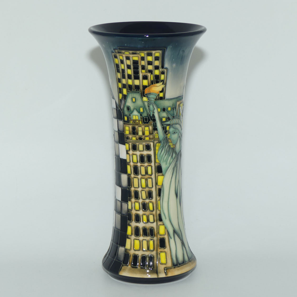 Moorcroft New York 159/10 vase | LE 38/75 | signed