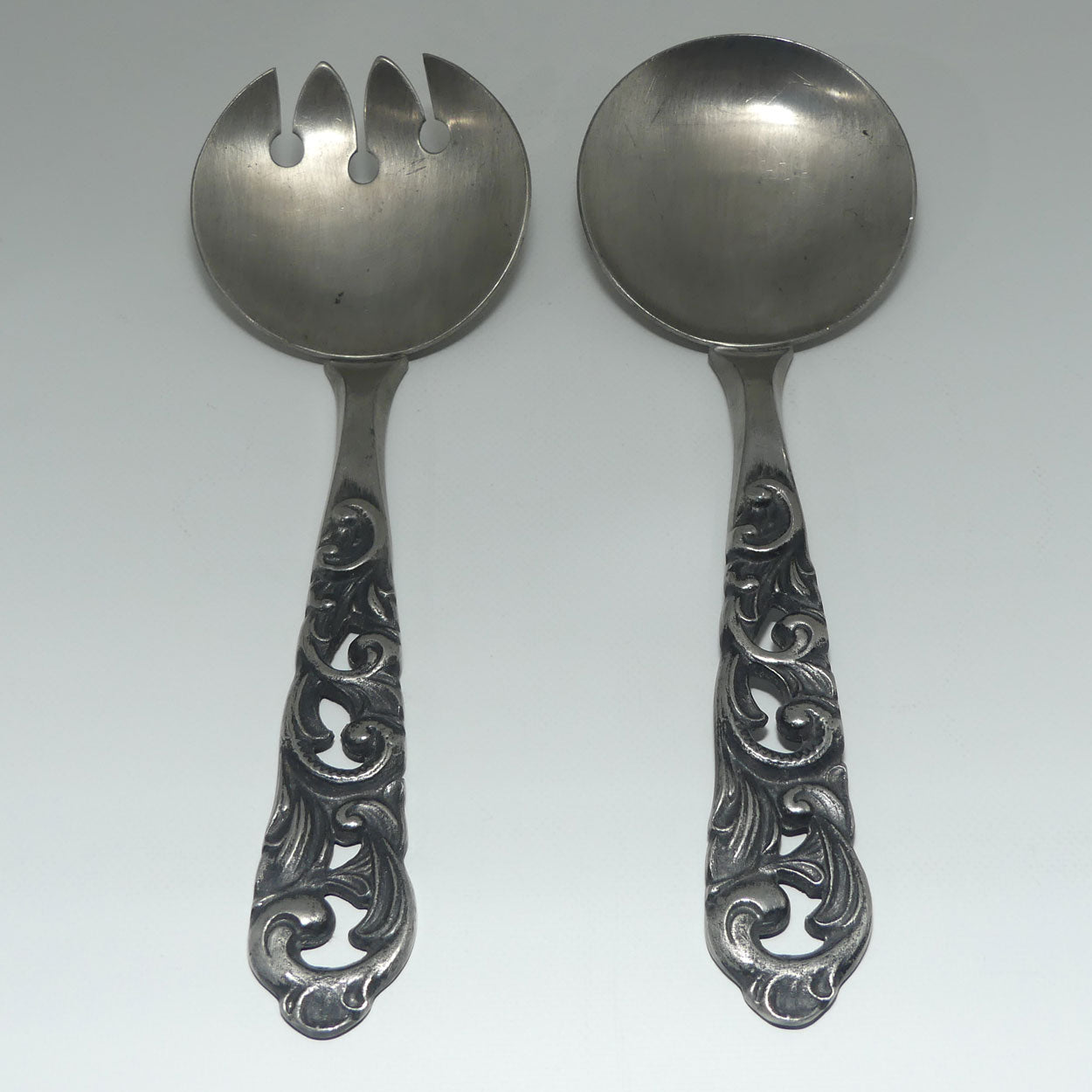Norwegian Pewter | Tinn pair of salad servers