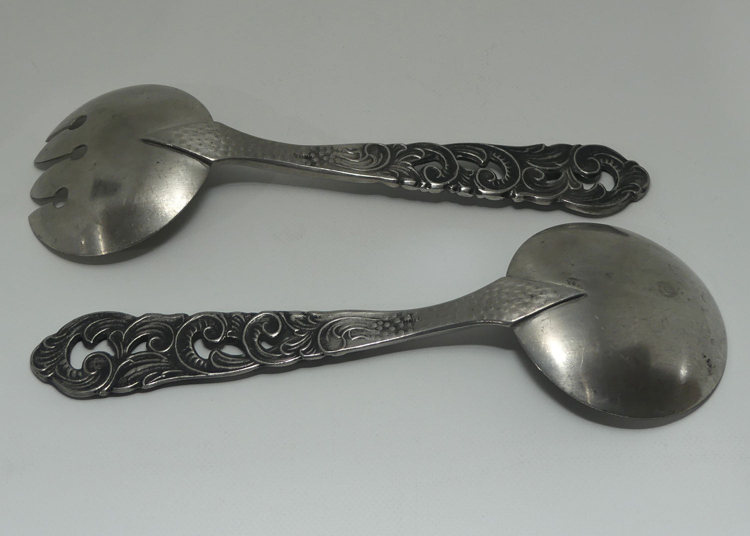 Norwegian Pewter | Tinn pair of salad servers