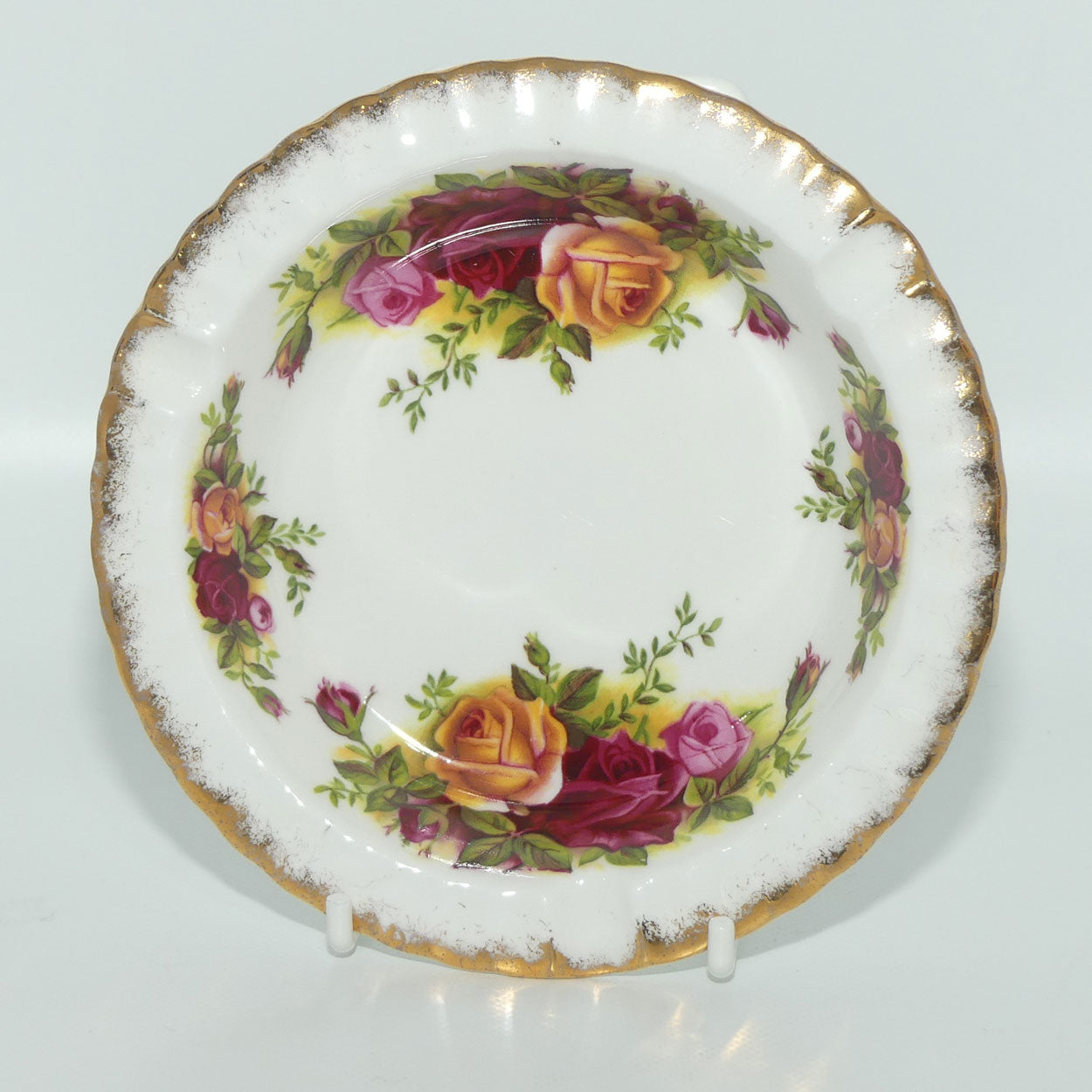Royal Albert Bone China England Old Country Roses circular ashtray | early stamp