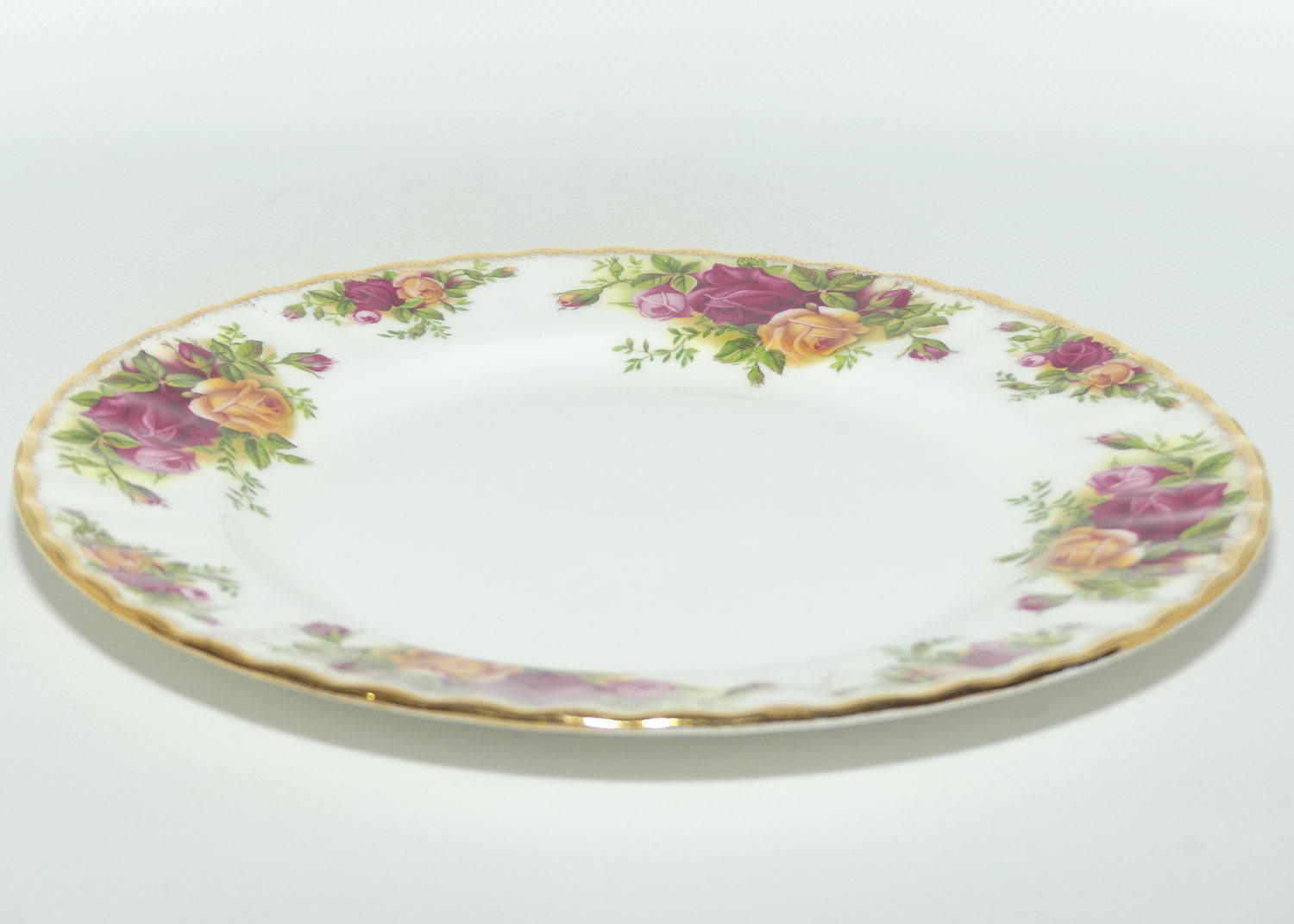 Royal Albert Bone China England Old Country Roses entree or salad plate | 20.5cm diam | early backstamp