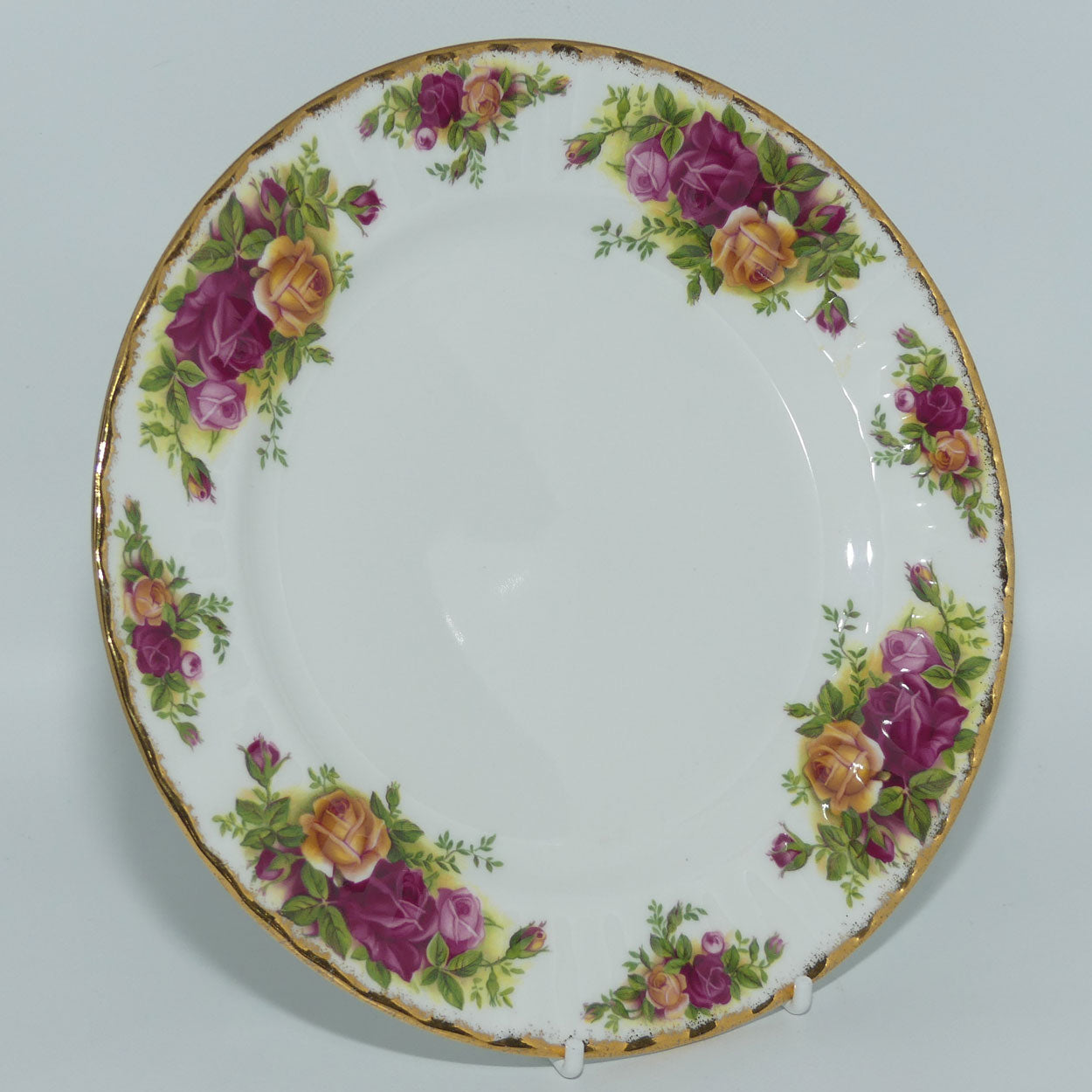 Royal Albert Bone China England Old Country Roses entree or salad plate | 20.5cm diam |© Royal Albert Ltd 1962 backstamp