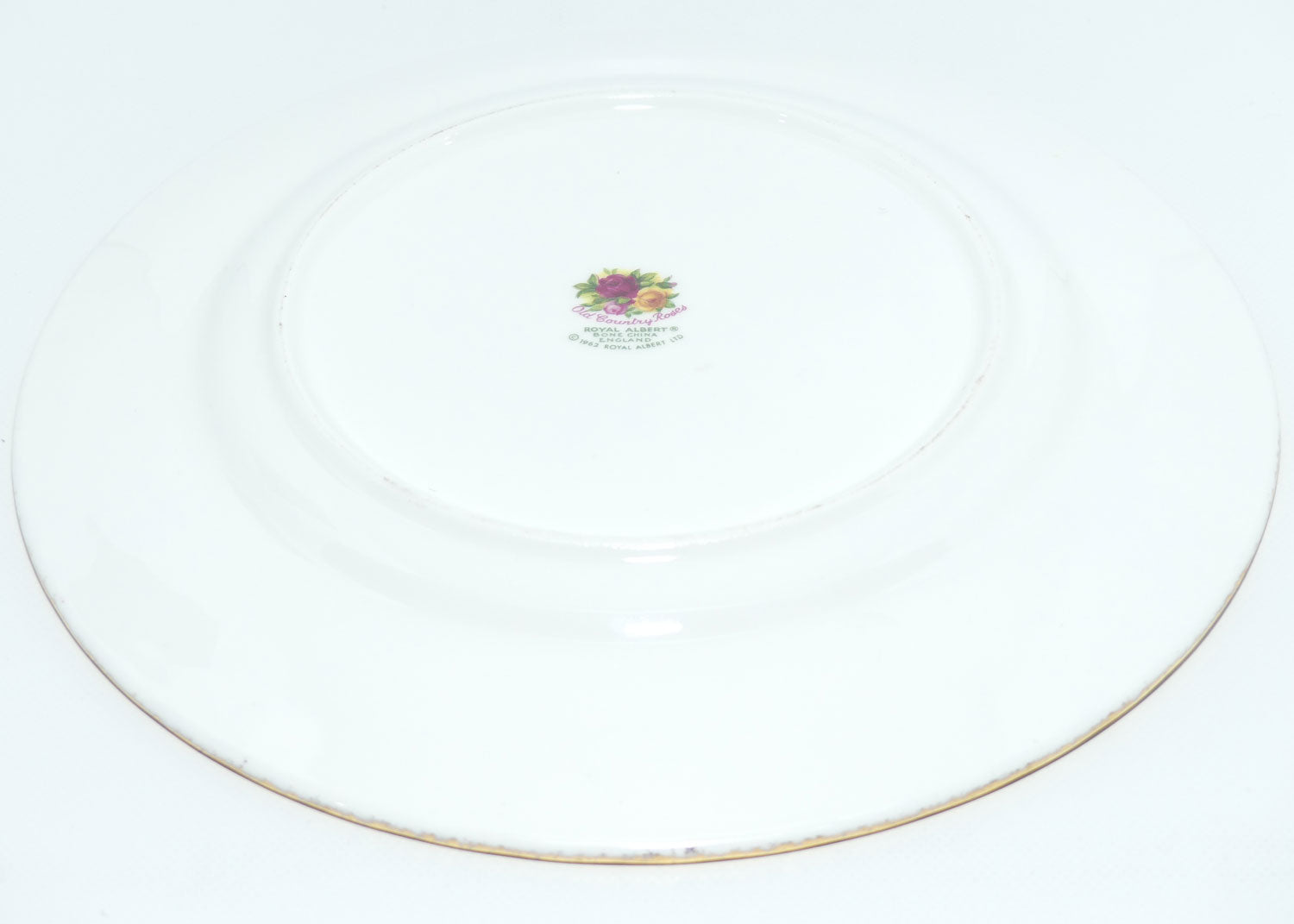 Royal Albert Bone China England Old Country Roses entree or salad plate | 20.5cm diam |© Royal Albert Ltd 1962 backstamp