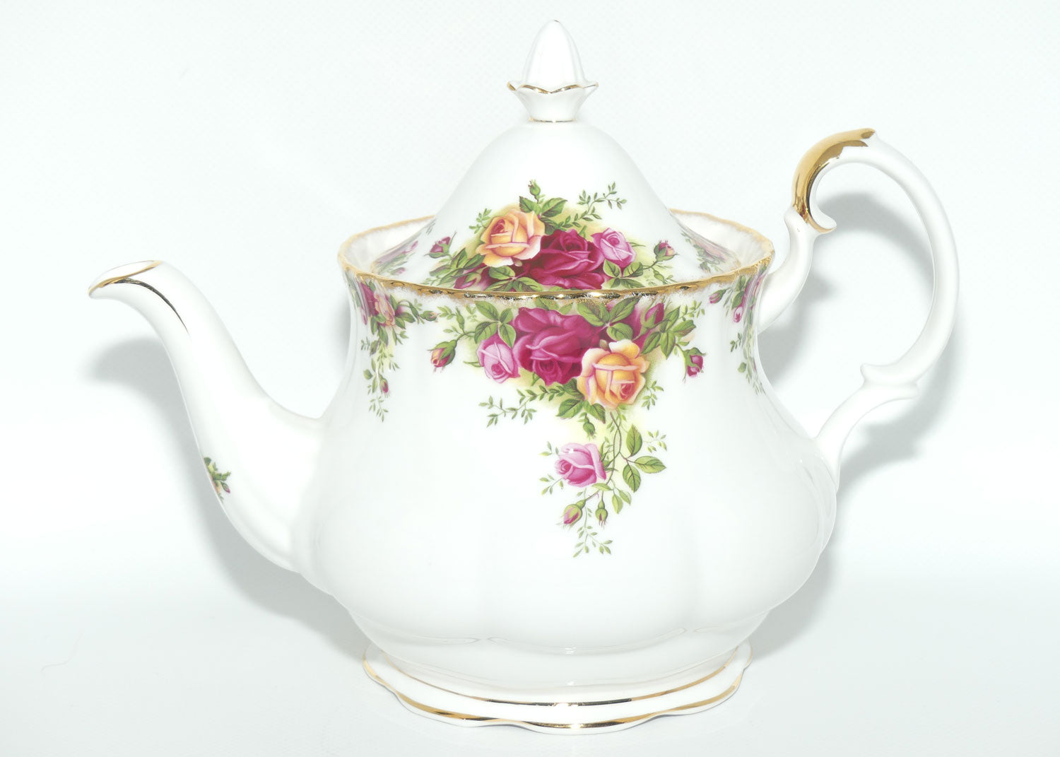 Royal Albert Bone China England Old Country Roses tea pot | 1250ml | ©1962 backstamp