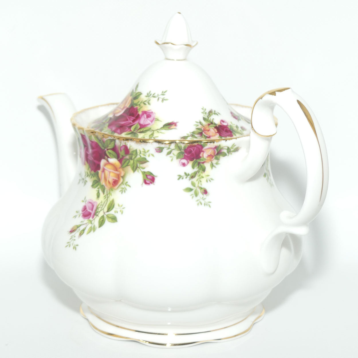 Royal Albert Bone China England Old Country Roses tea pot | 1250ml | ©1962 backstamp