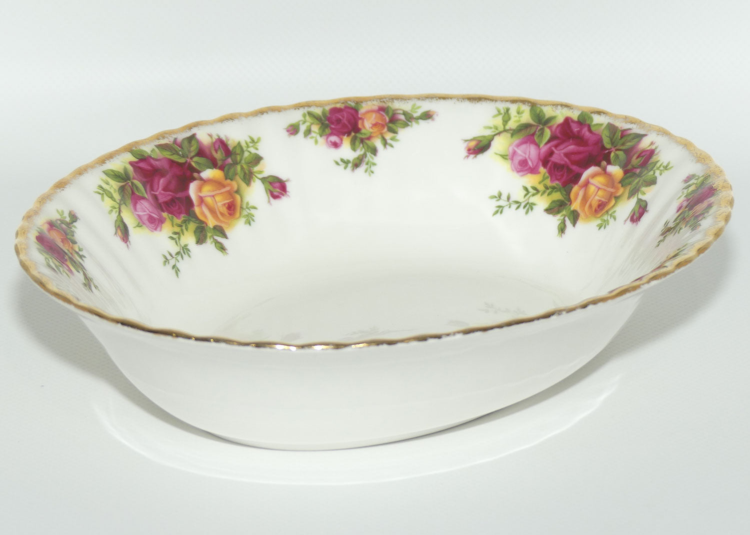 Royal Albert Bone China England Old Country Roses oval vegetable bowl | 19cms wide | early stamp