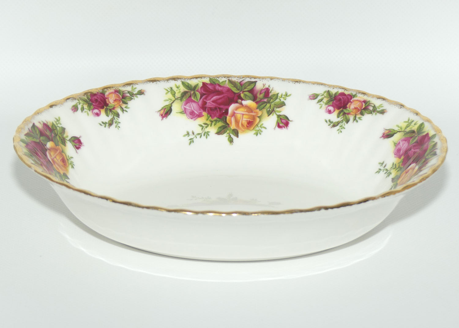 Royal Albert Bone China England Old Country Roses oval vegetable bowl | 19cms wide | early stamp