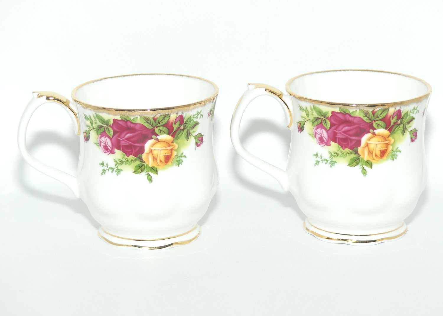 Royal Albert Bone China England Old Country Roses pair of coffee mugs  | Asian |© 1962 Royal Albert Ltd backstamp