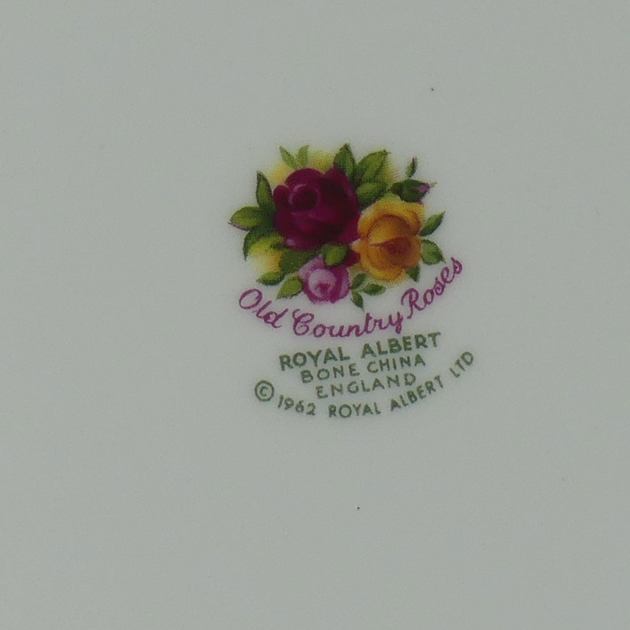 Royal Albert Bone China England Old Country Roses handled Pavlova Tray/Cake plate | © 1962 Royal Albert Ltd backstamp