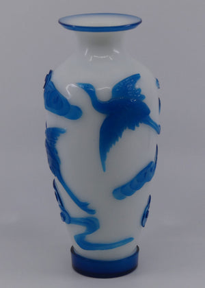 peking-glass-vase-blue-over-milk-glass-qing-dynasty