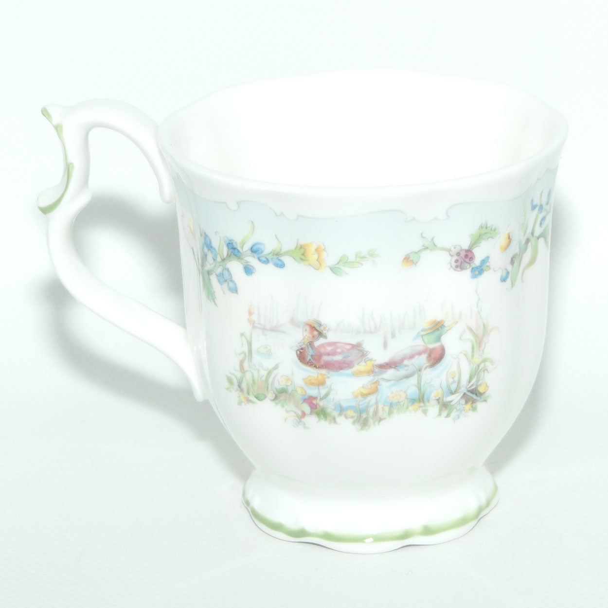 Royal Albert Wind in the Willows Giftware | The Picnic mug