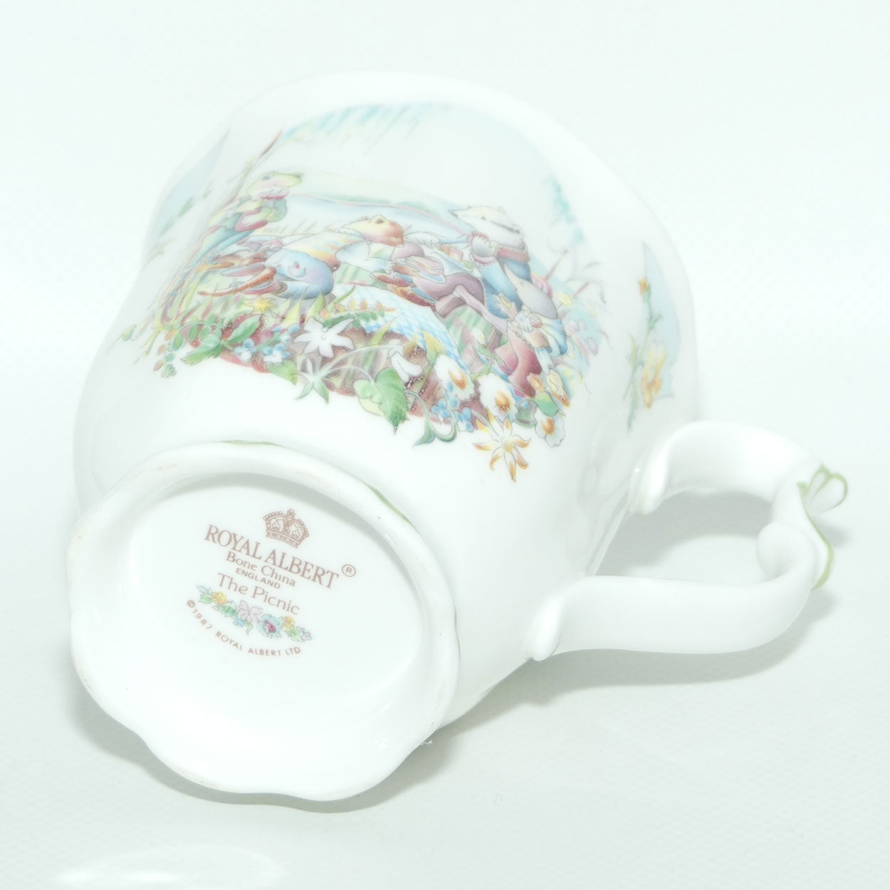 Royal Albert Wind in the Willows Giftware | The Picnic mug