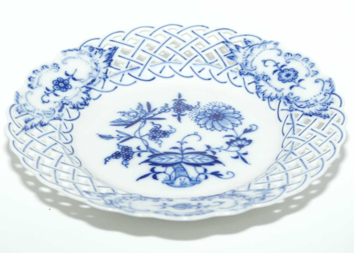 Meissen Blue Onion | Zwiebelmuster pierced gallery plate | 15.5cms diam