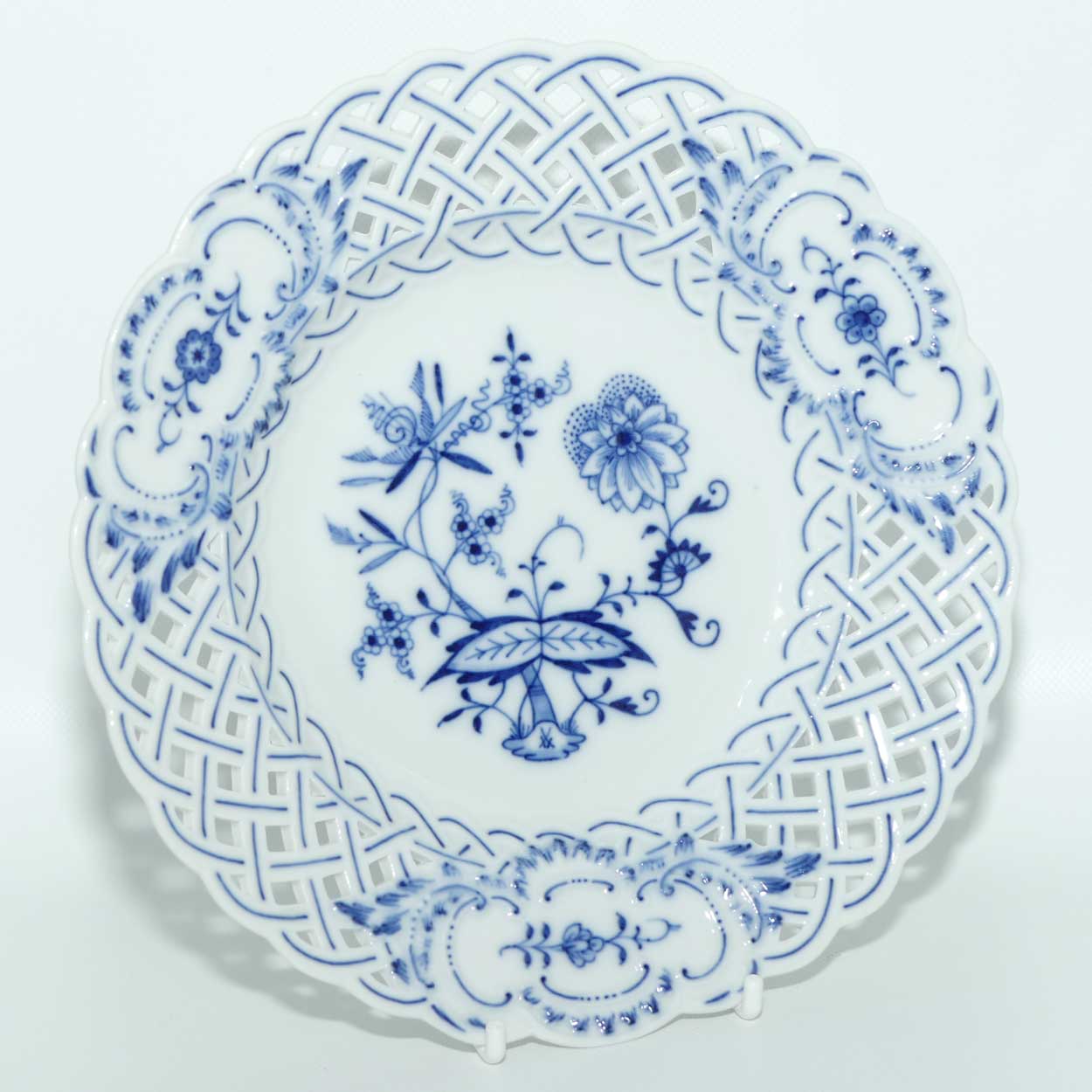 Meissen Blue Onion | Zwiebelmuster pierced gallery plate #1 | 18.7cms diam