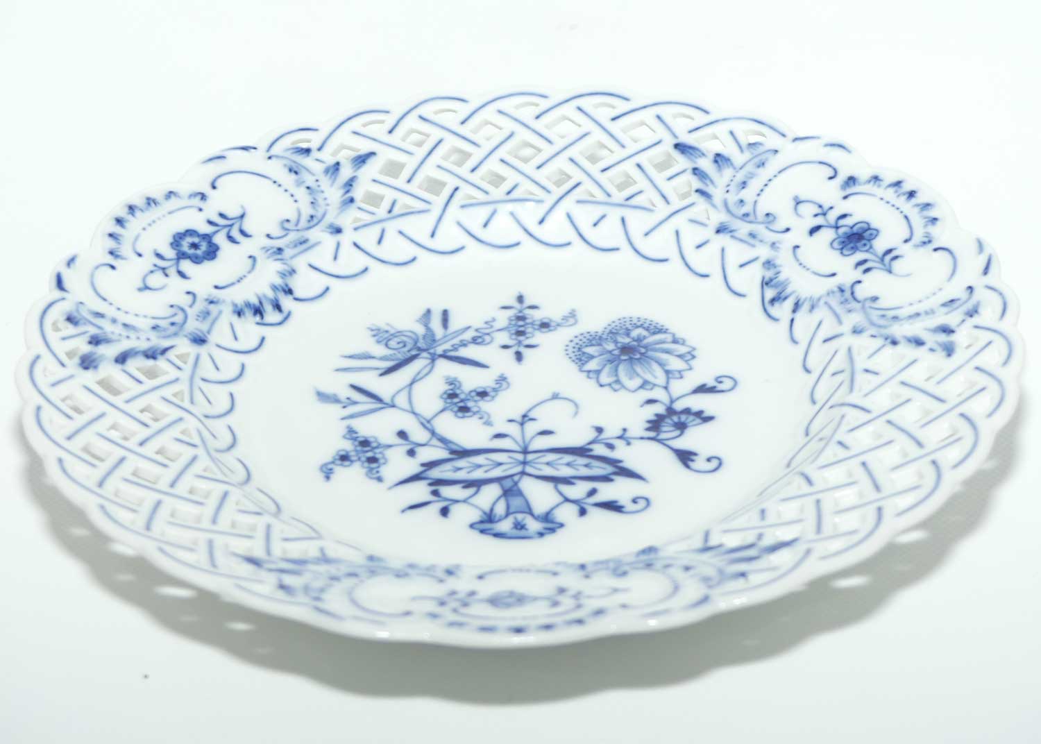 Meissen Blue Onion | Zwiebelmuster pierced gallery plate #1 | 18.7cms diam