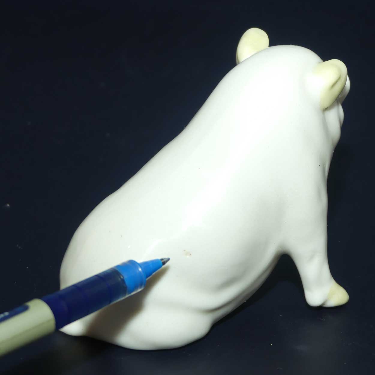 Belleek Pig with Ears Down | 3rd Green Mark | #2