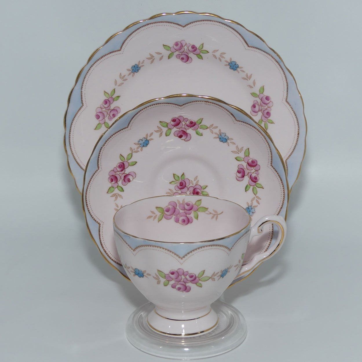 Tuscan Fine English Bone China Pretty Pink Rosebuds trio | Blue trim | large plate