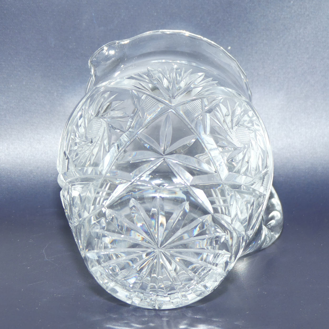 Fine quality Pinwheel design Cut Crystal waisted water jug | holds 600ml