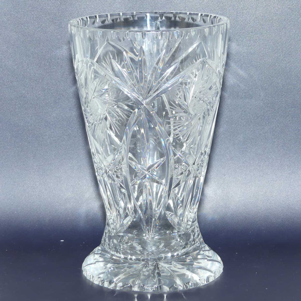 Fine quality pinwheel design large Crystal vase
