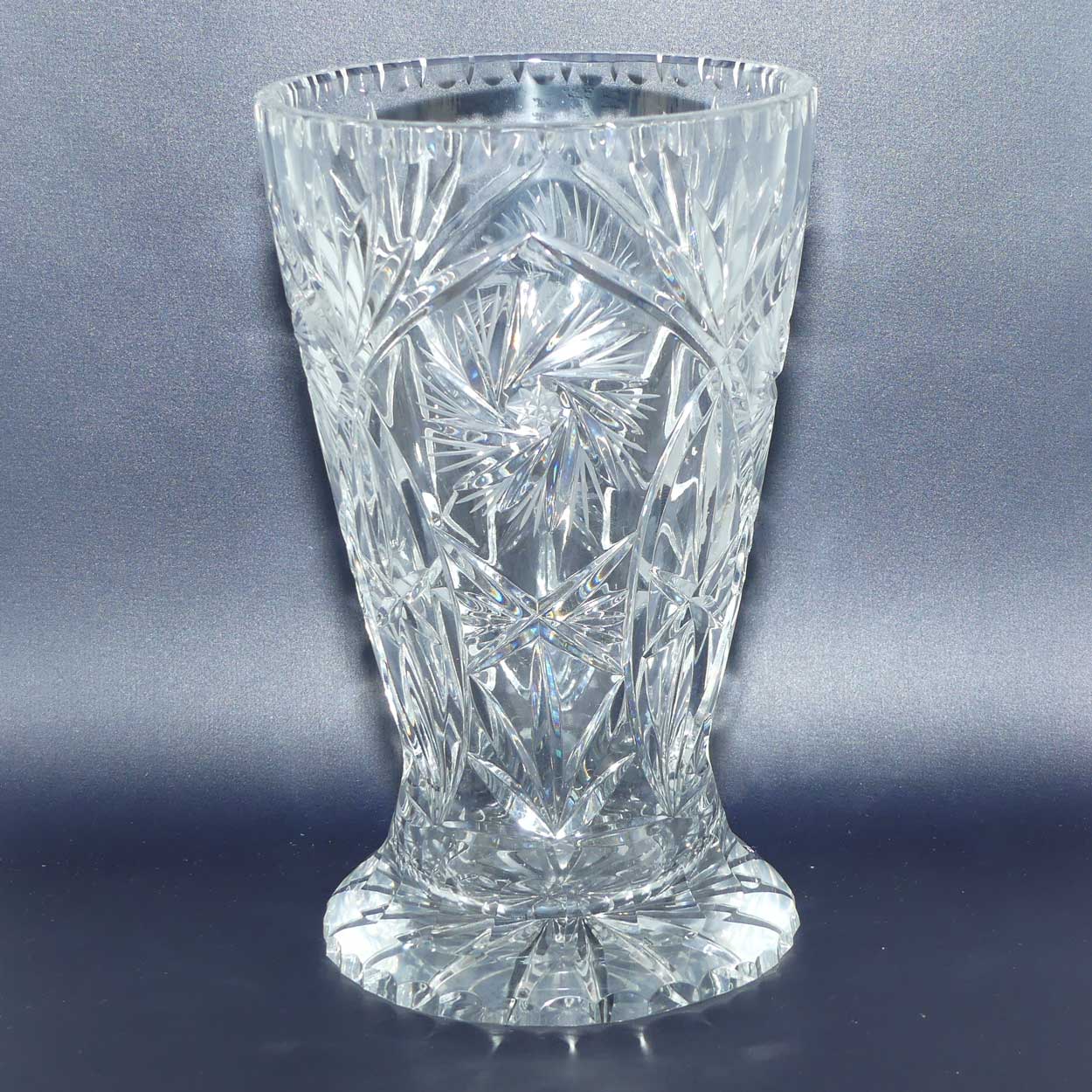 Fine quality pinwheel design large Crystal vase