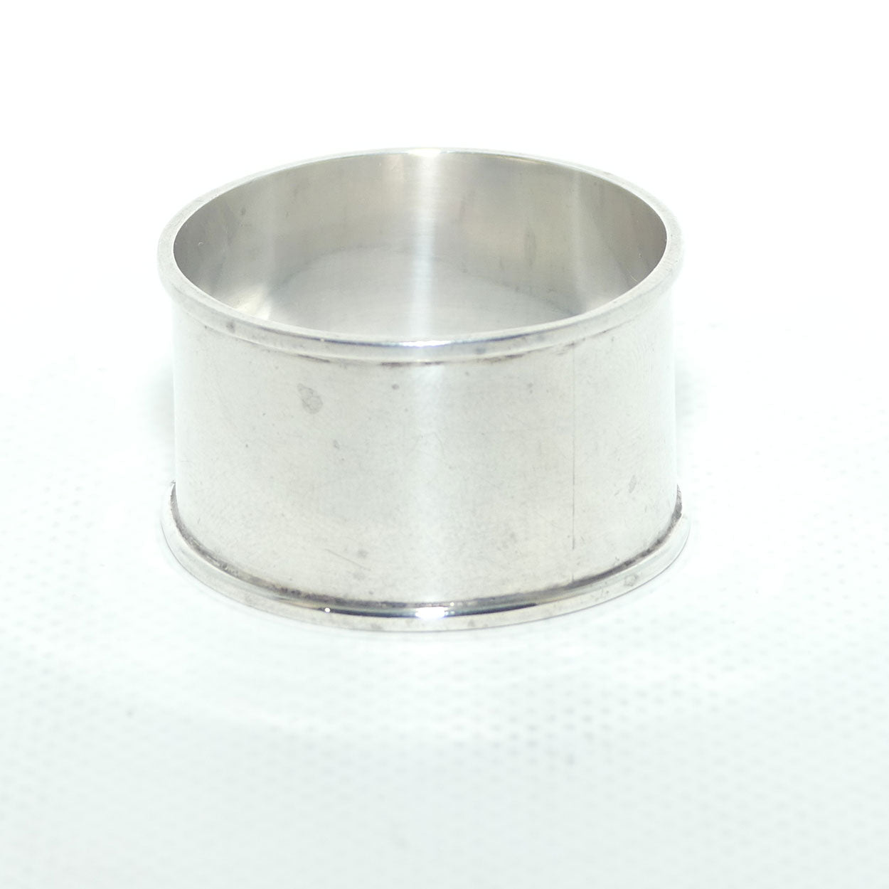 Sterling Silver circular napkin ring | band top and bottom | 18.8g