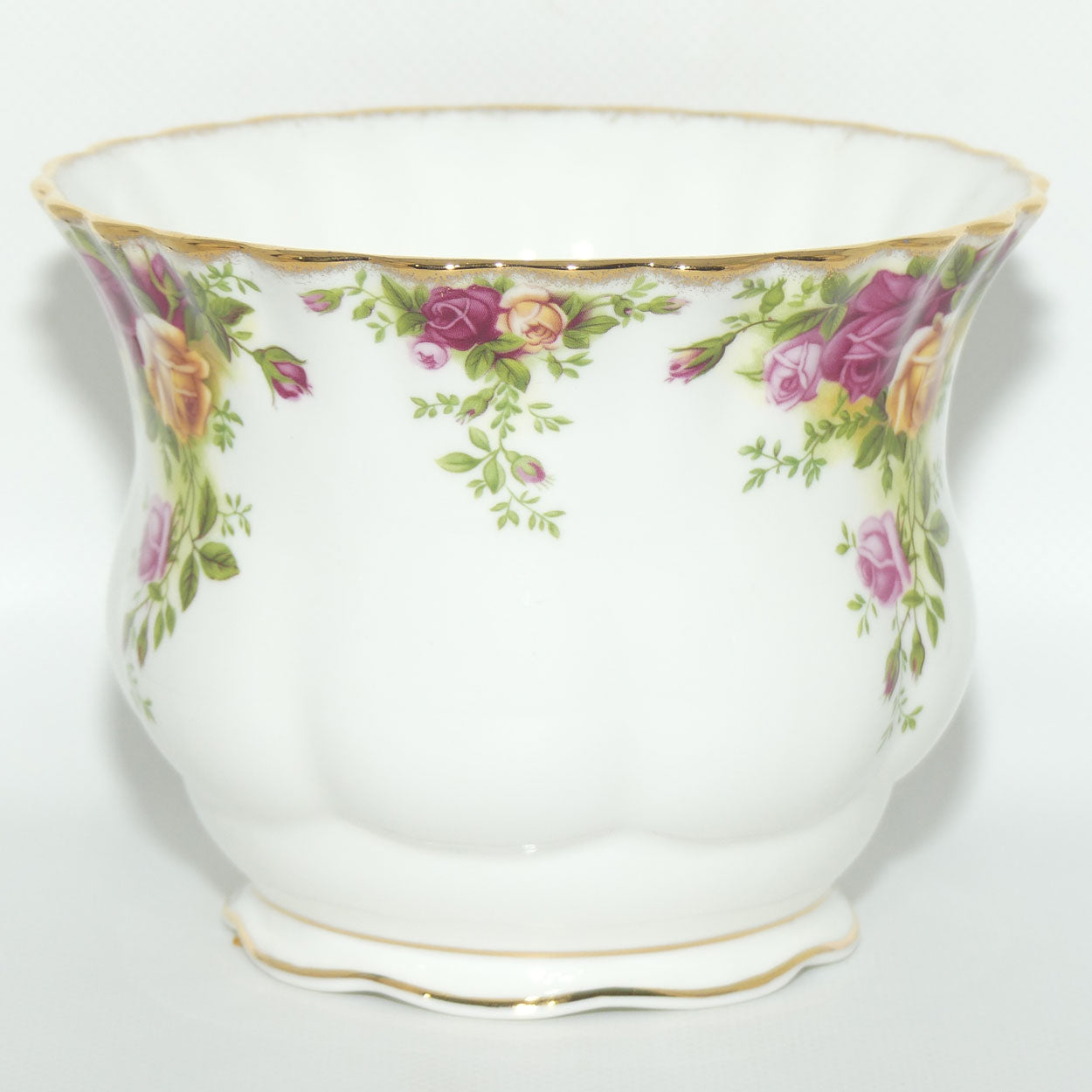 Royal Albert Bone China England Old Country Roses Planter or Footed Jardiniere | © 1962 Royal Albert Ltd backstamp