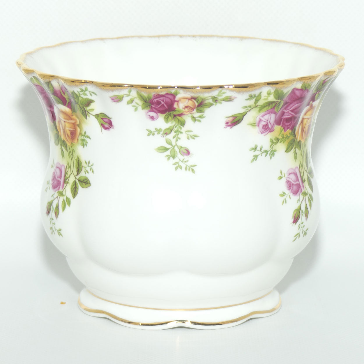 Royal Albert Bone China England Old Country Roses Planter or Footed Jardiniere | © 1962 Royal Albert Ltd backstamp