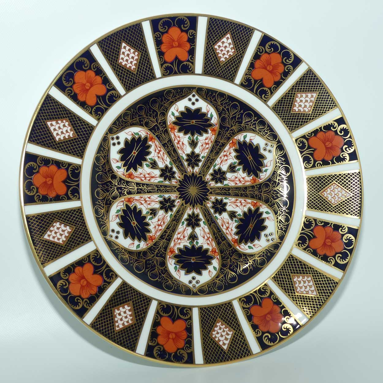 Royal Crown Derby Old Imari 1128 plate #8 | 27cm diam | c.1977