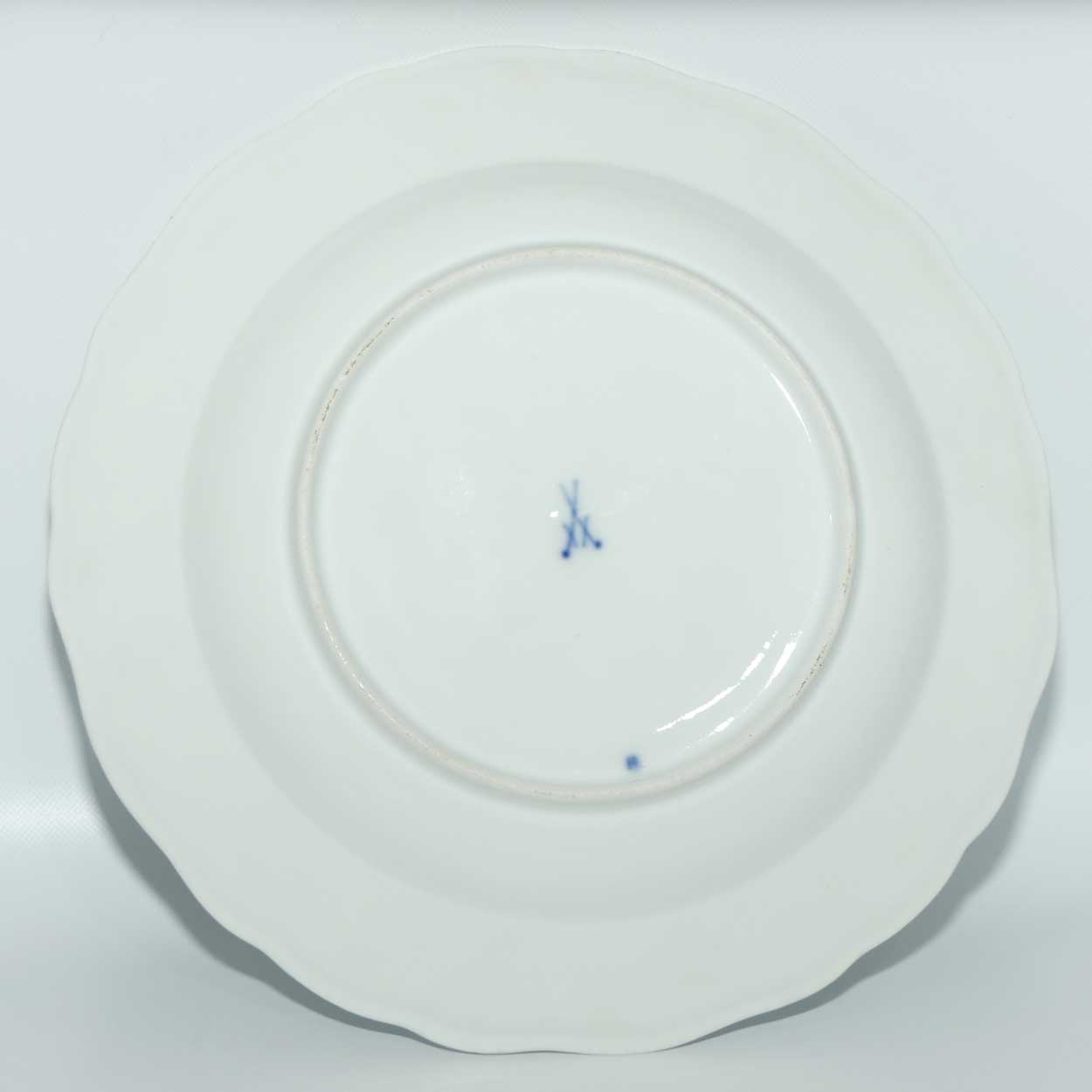 Meissen Blue Onion | Zwiebelmuster flow blue Blue Onion plate | 25.5cms diam