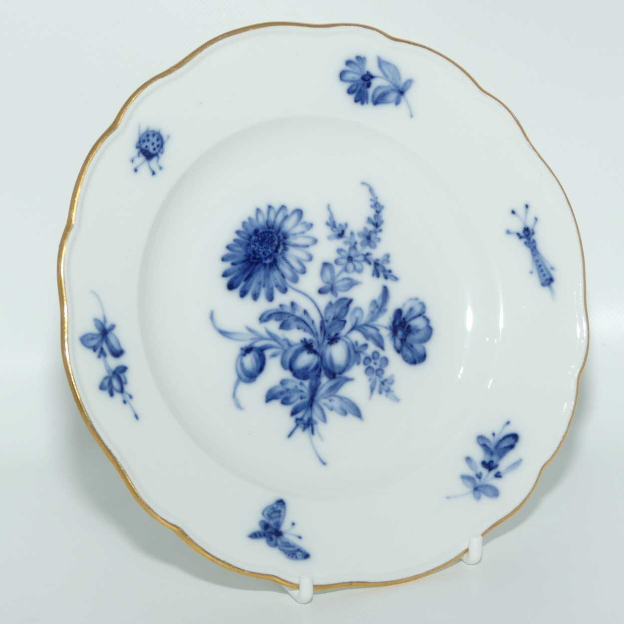Meissen Blue and White Floral cabinet plate with gilt trim featuring Insects | 15.5cm