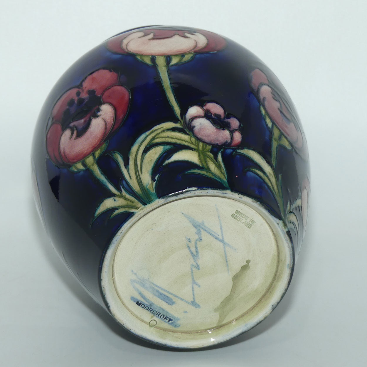 William Moorcroft Poppies large bulbous vase (Large Poppies, High & Low flowers)