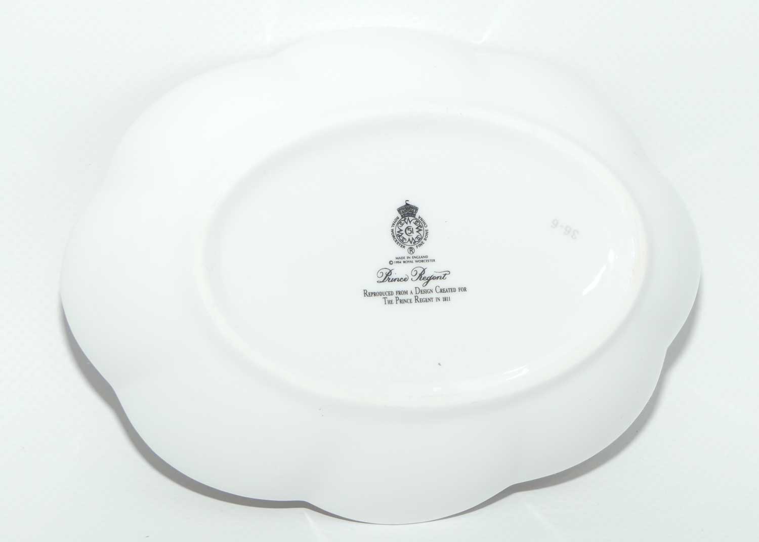 Royal Worcester oval dish | Prince Regent pattern | 15cms wide