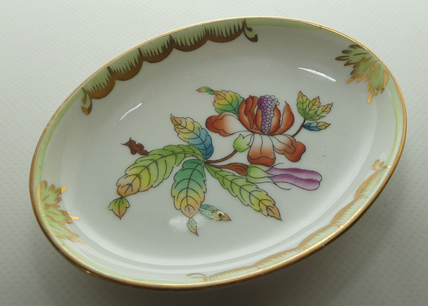 Herend Hungary Queen Victoria pattern | Oval Dish
