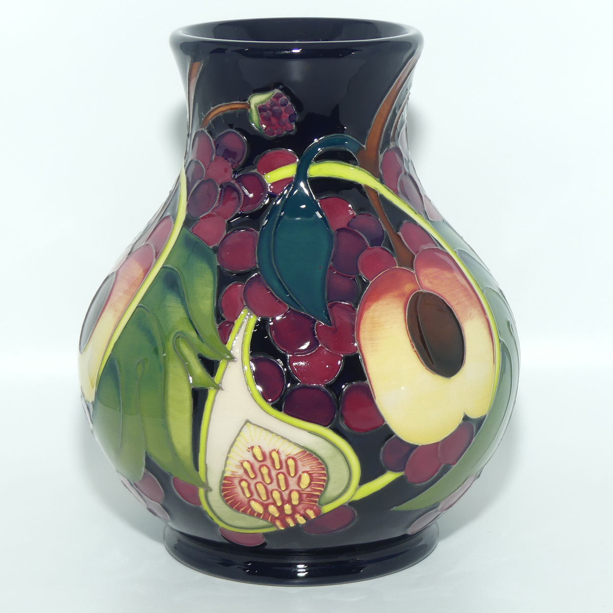 Moorcroft Pottery | Queens Choice 869/6 vase | Emma Bossons