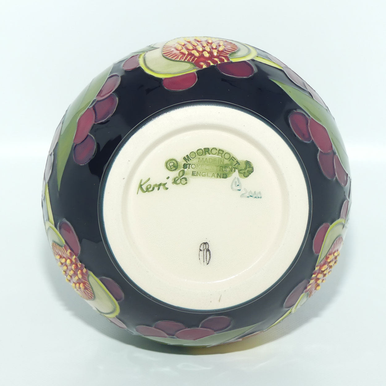 Moorcroft Pottery | Queens Choice 869/6 vase | Emma Bossons