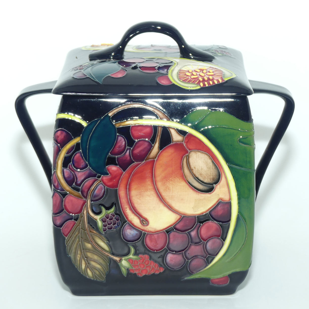Moorcroft Queens Choice 243/6 lidded box